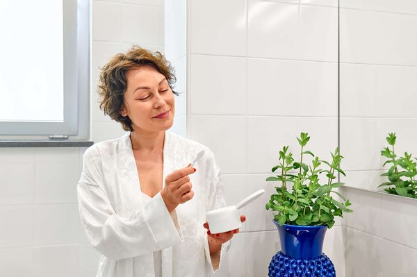 What's the Best Way to Monitor Hydration Status in Athletes During Endurance Events?